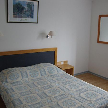 Hotel Au Petit Languedoc Lourdes Ruang foto