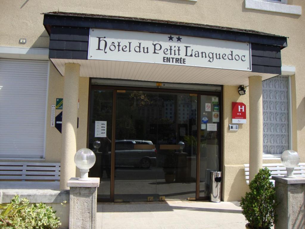 Hotel Au Petit Languedoc Lourdes Bagian luar foto