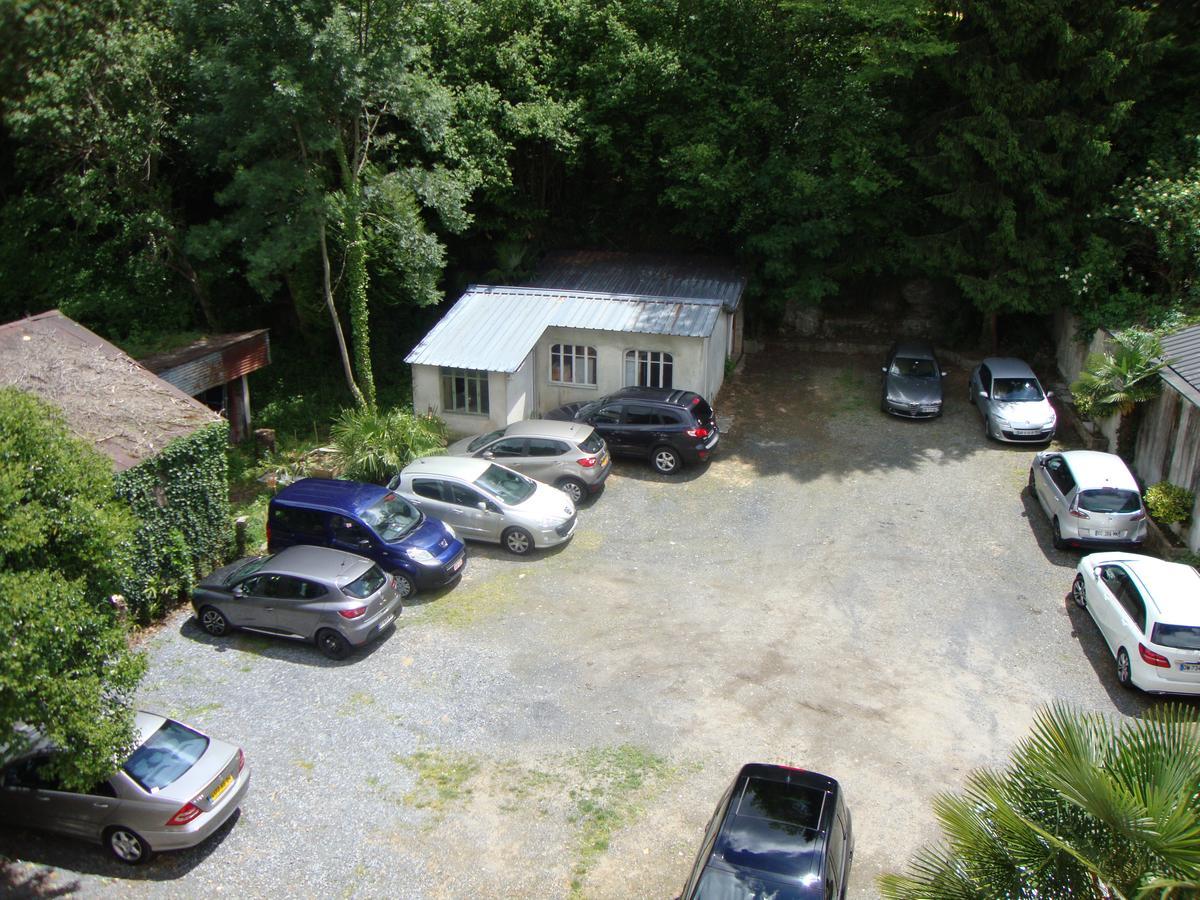 Hotel Au Petit Languedoc Lourdes Bagian luar foto