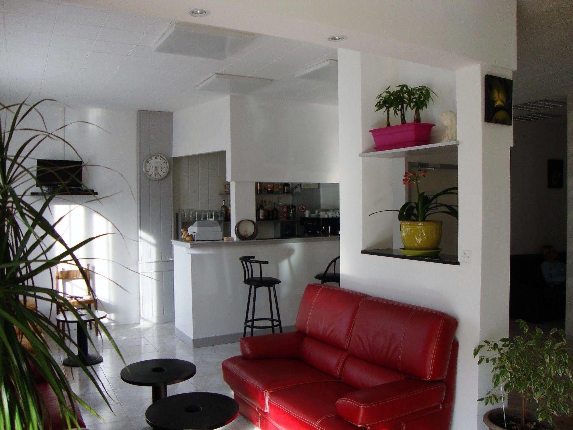 Hotel Au Petit Languedoc Lourdes Bagian luar foto