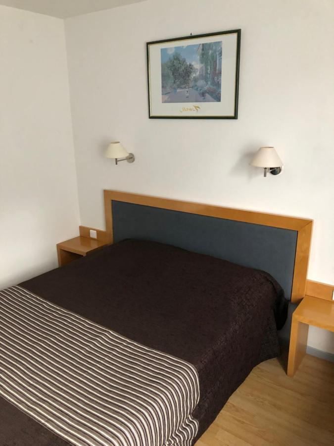 Hotel Au Petit Languedoc Lourdes Bagian luar foto